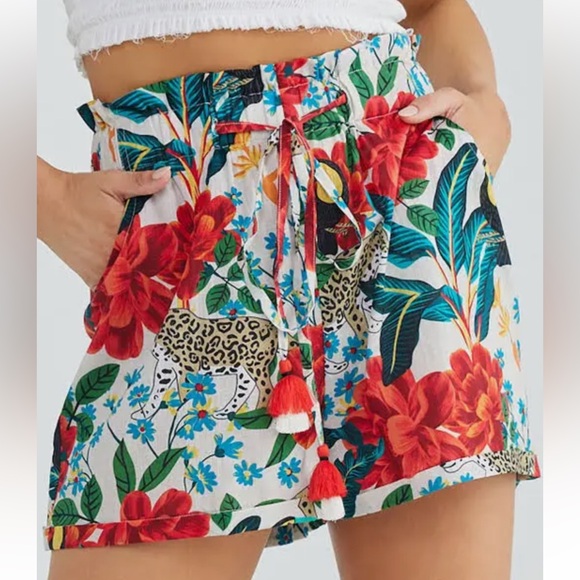 Talisman Cha Cha Shorts Womens S White Floral Tropical Jaguar Pull On Pocket 2" - Picture 1 of 7